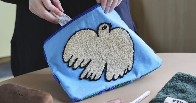 フィンランド在住　”Olya”（オリヤ）デザインのトートバッグ＆ポーチ